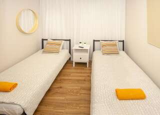 Хостелы HeroHostel Серадз Двухместный номер с 2 отдельными кроватями и общей ванной комнатой-4